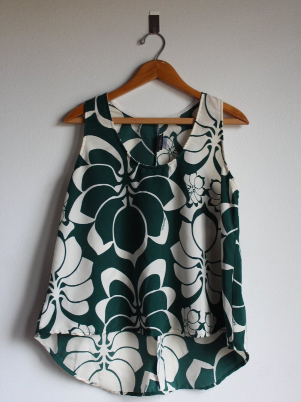 Women's Manuheali'i blouse size Large